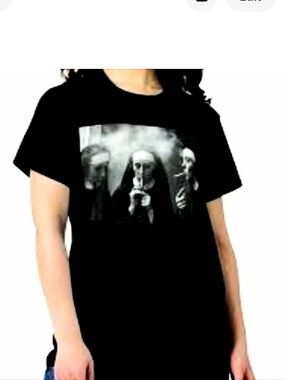 NOVELTY SHIRT "Nuns Smoking"